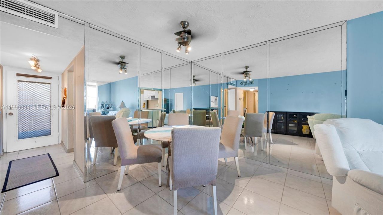 2861 Somerset Dr, Unit 301, Lauderdale Lakes, FL 33311 Photo