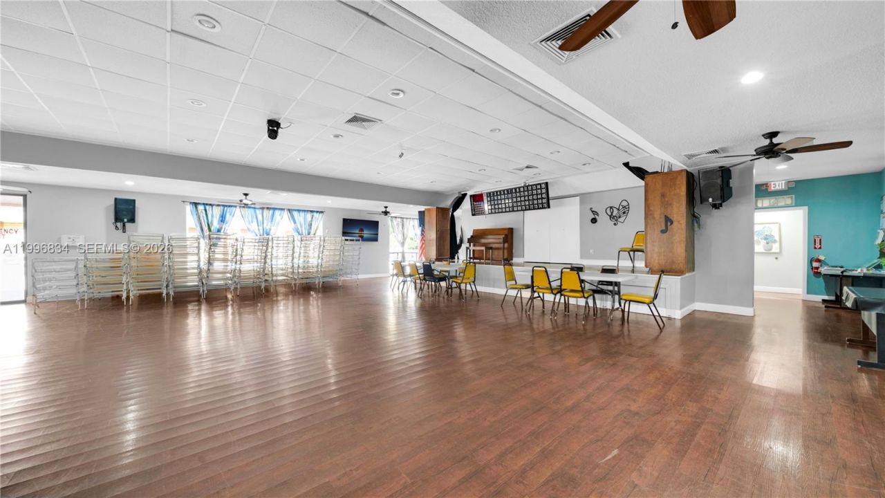 2861 Somerset Dr, Unit 301, Lauderdale Lakes, FL 33311 Photo