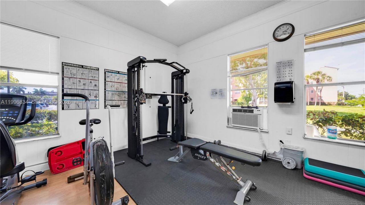 2861 Somerset Dr, Unit 301, Lauderdale Lakes, FL 33311 Photo