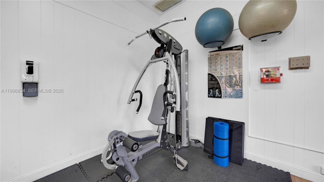 2861 Somerset Dr, Unit 301, Lauderdale Lakes, FL 33311 Photo