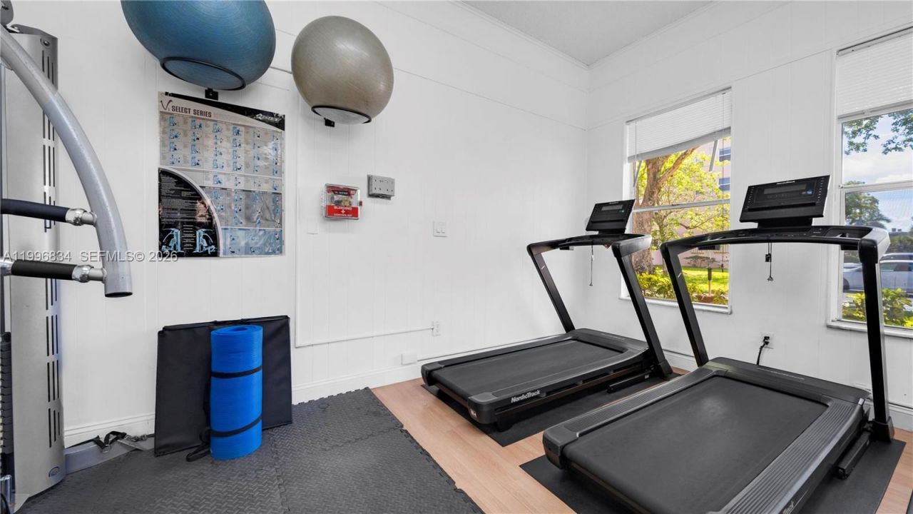 2861 Somerset Dr, Unit 301, Lauderdale Lakes, FL 33311 Photo