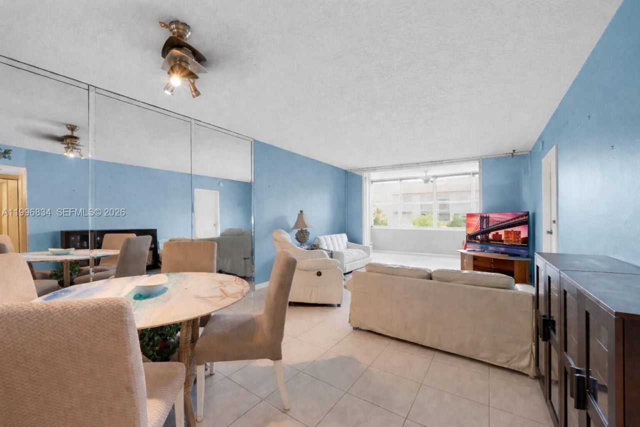 2861 Somerset Dr, Unit 301, Lauderdale Lakes, FL 33311 Photo