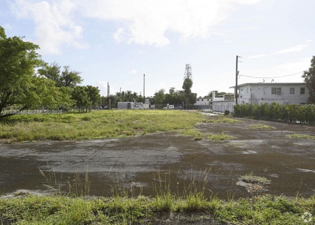 7460 Biscayne Blvd, Miami, FL 33138 Photo