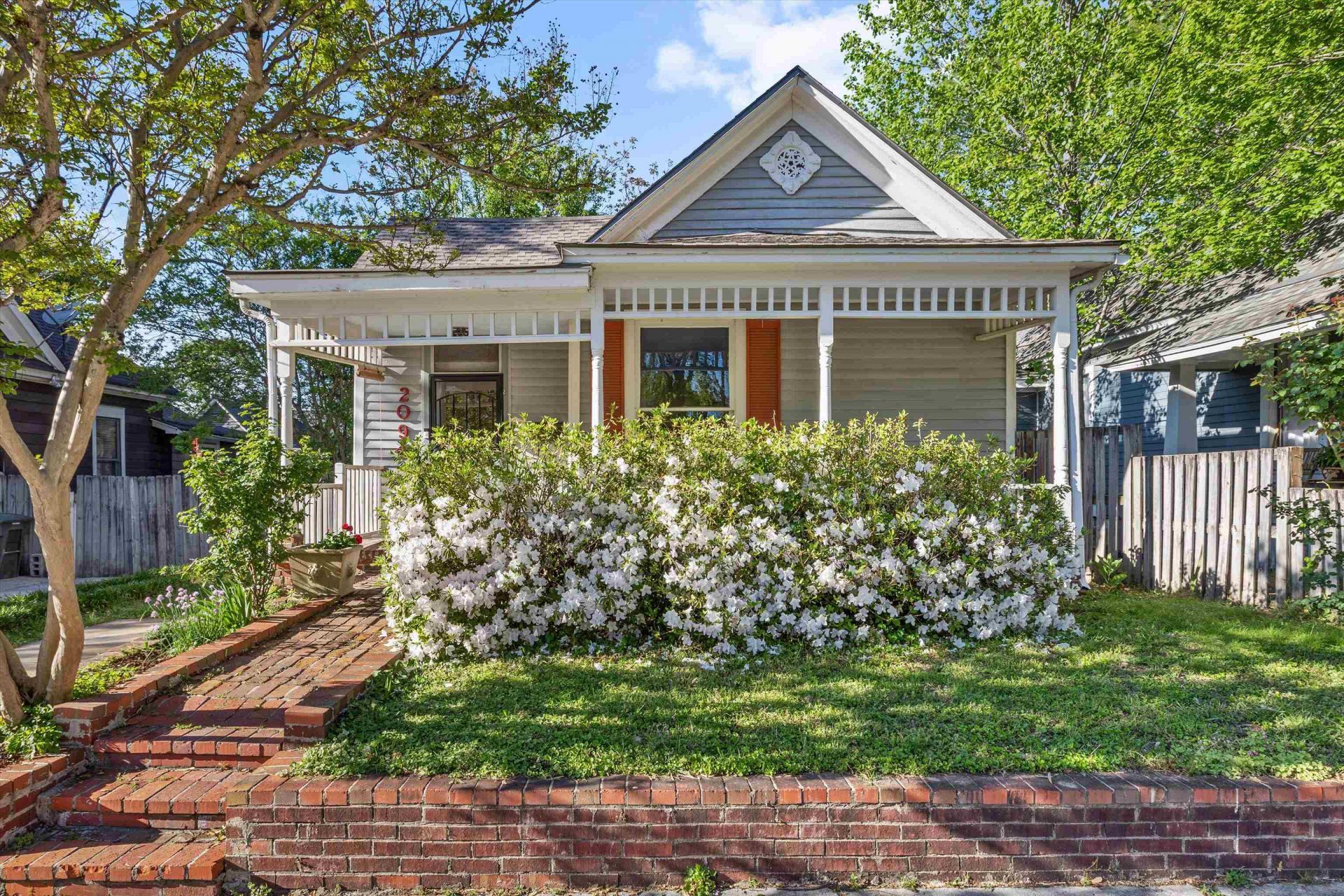 2094 Carr Ave, Memphis, TN 38104 Main Photo