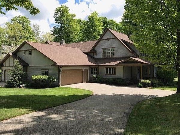 731 Greenway Drive, Unit 29, Harbor Springs, MI 49740