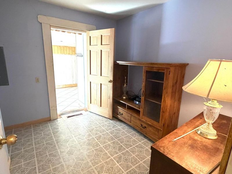 3811 Glenfield Road, Columbus, OH 43232 Photo 12