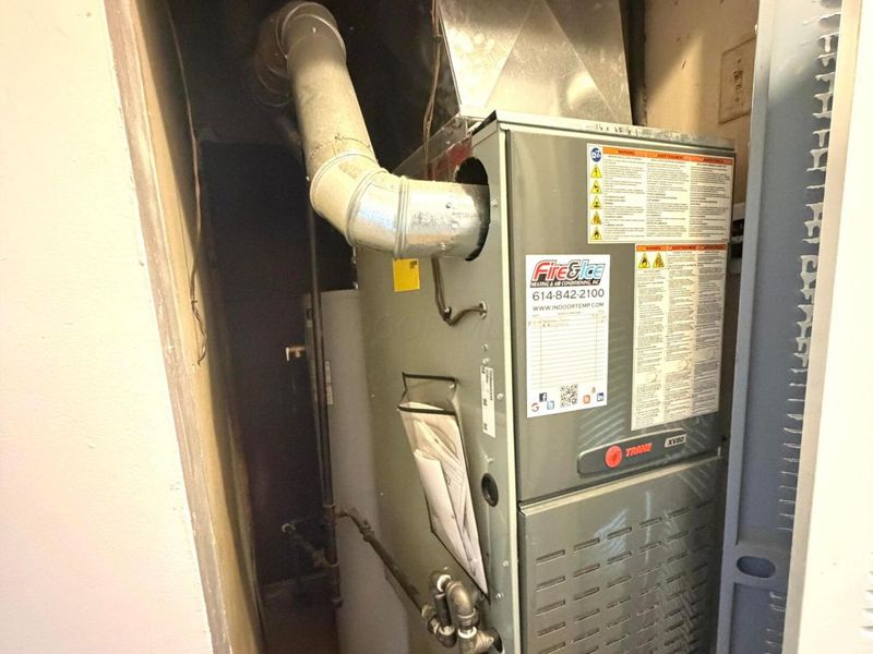 3811 Glenfield Road, Columbus, OH 43232 Photo 13