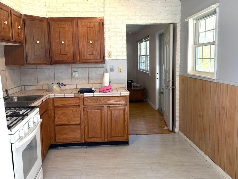 3811 Glenfield Road, Columbus, OH 43232 Photo 6