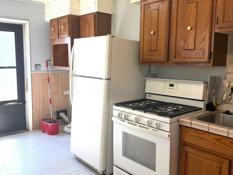 3811 Glenfield Road, Columbus, OH 43232 Photo 7