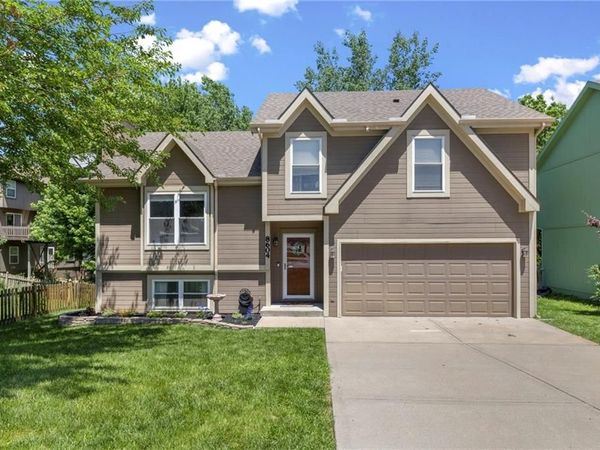 8604 NE 112th Street, Kansas City, MO 64157