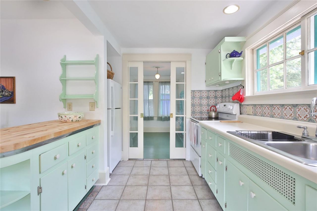 708 42nd Street , Sarasota, FL 34234 Photo