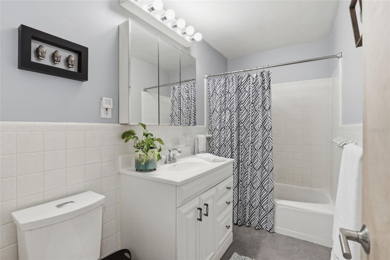 1716 NW 12th Road, Gainesville, FL 32605 Photo