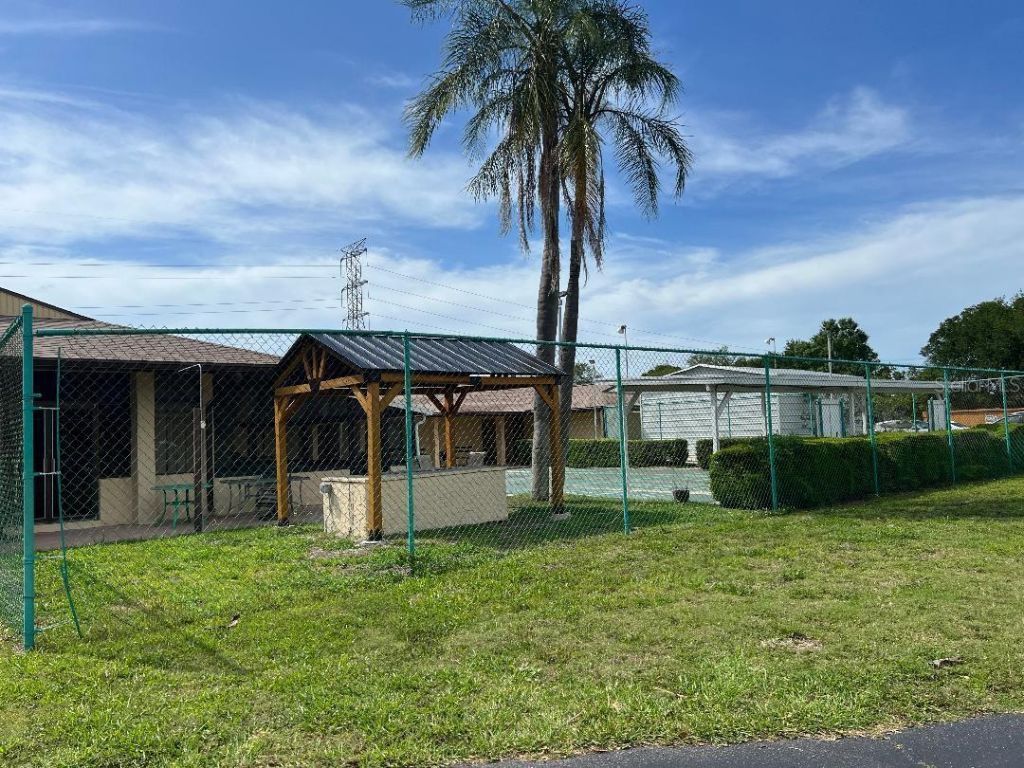 1220 13th Circle Se, Largo, FL 33771 Photo