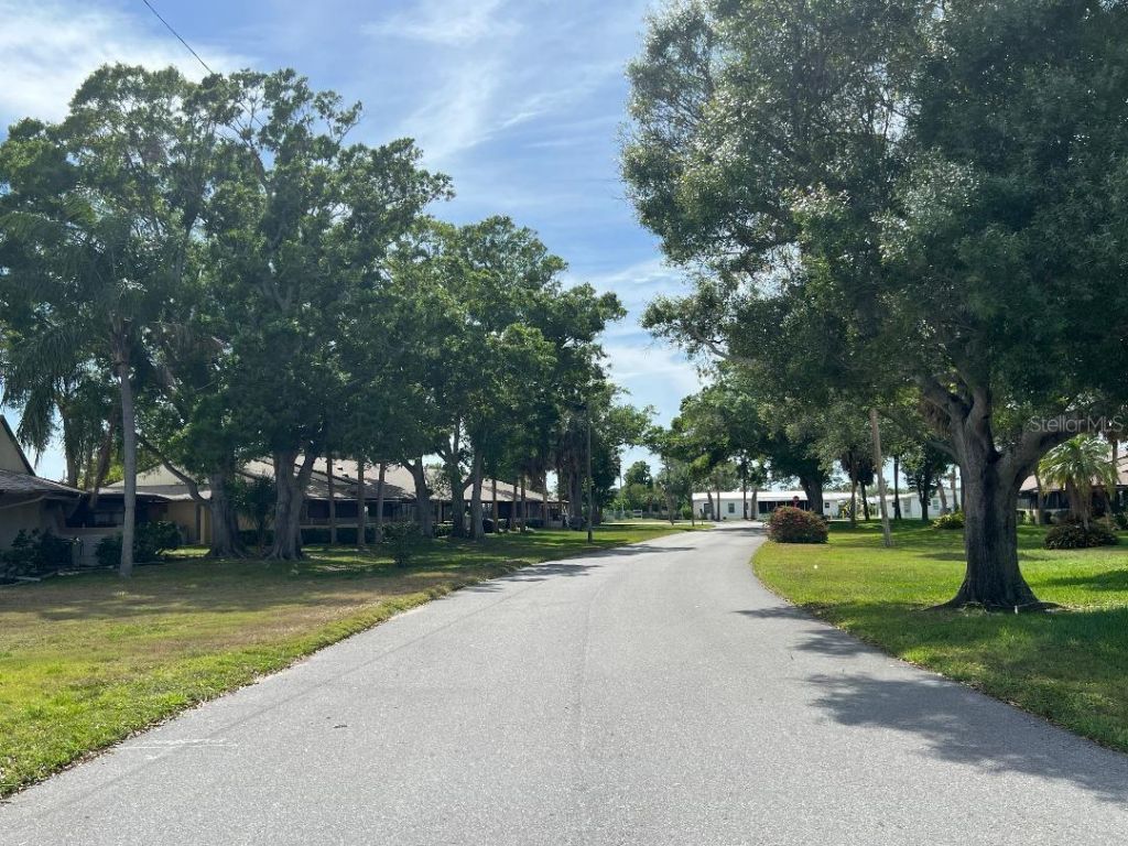 1220 13th Circle Se, Largo, FL 33771 Photo