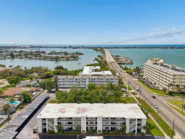 2944 W BAY DRIVE, Unit 106, BELLEAIR BLUFFS, FL 33770