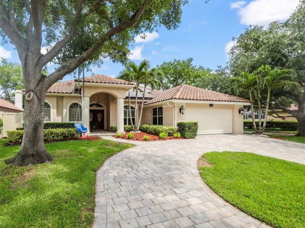 4802 QUEEN PALM TERRACE NE, ST PETERSBURG, FL 33703