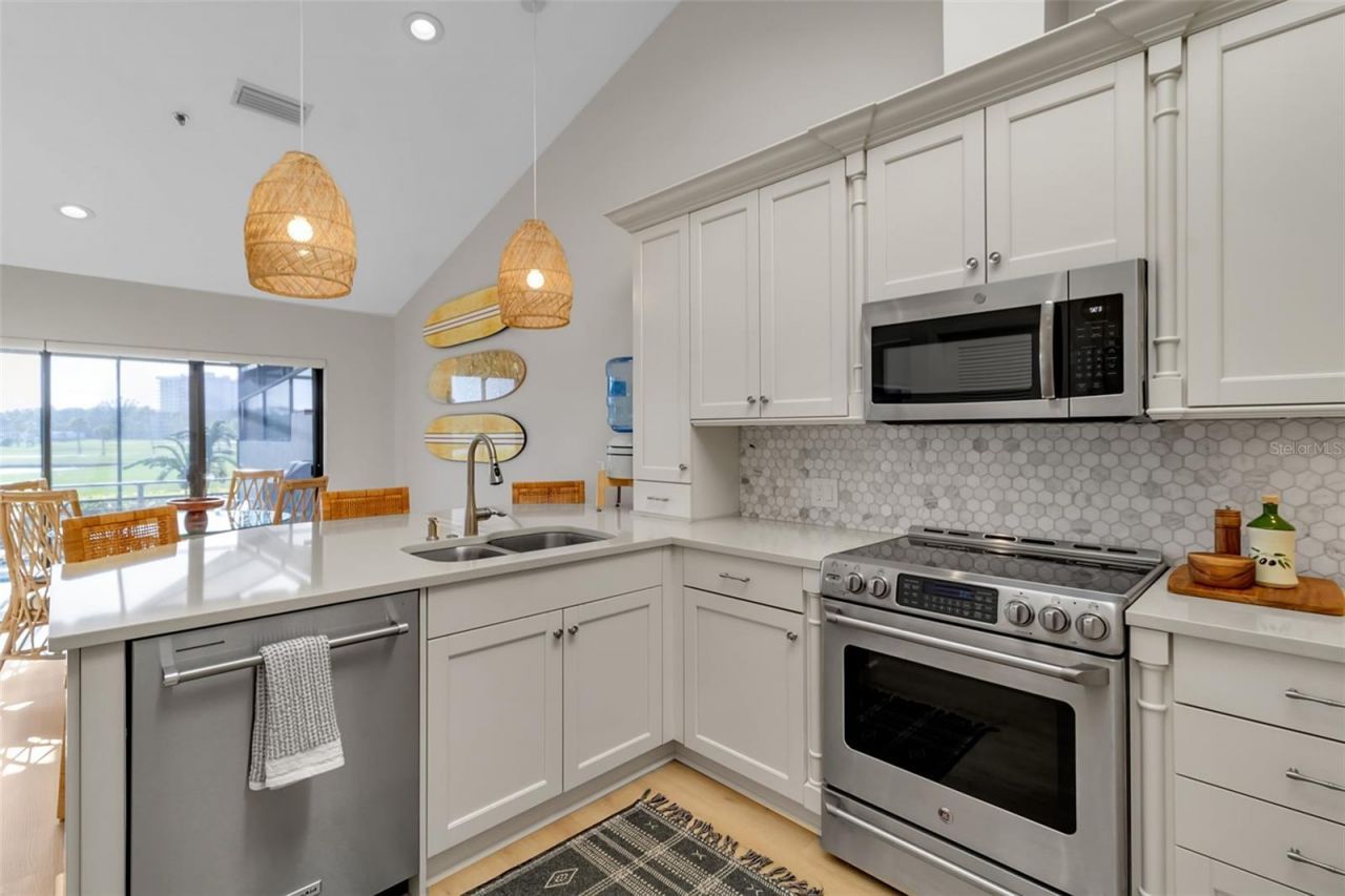 2341 Harbour Oaks Drive, Longboat Key, FL 34228 Photo