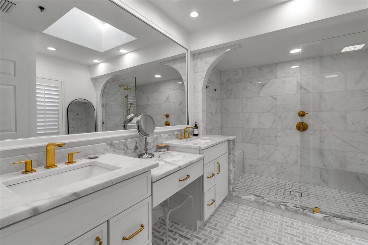 2341 Harbour Oaks Drive, Longboat Key, FL 34228 Photo