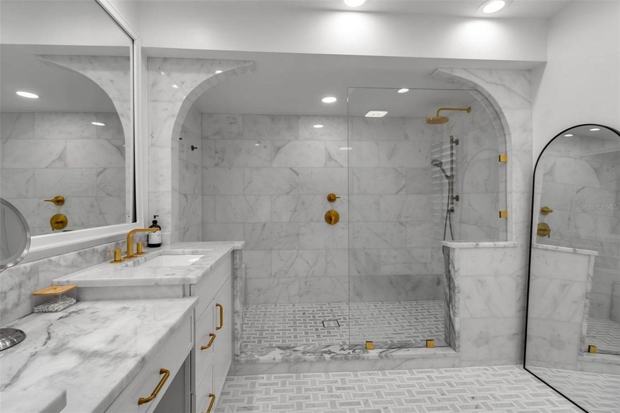 2341 Harbour Oaks Drive, Longboat Key, FL 34228 Photo