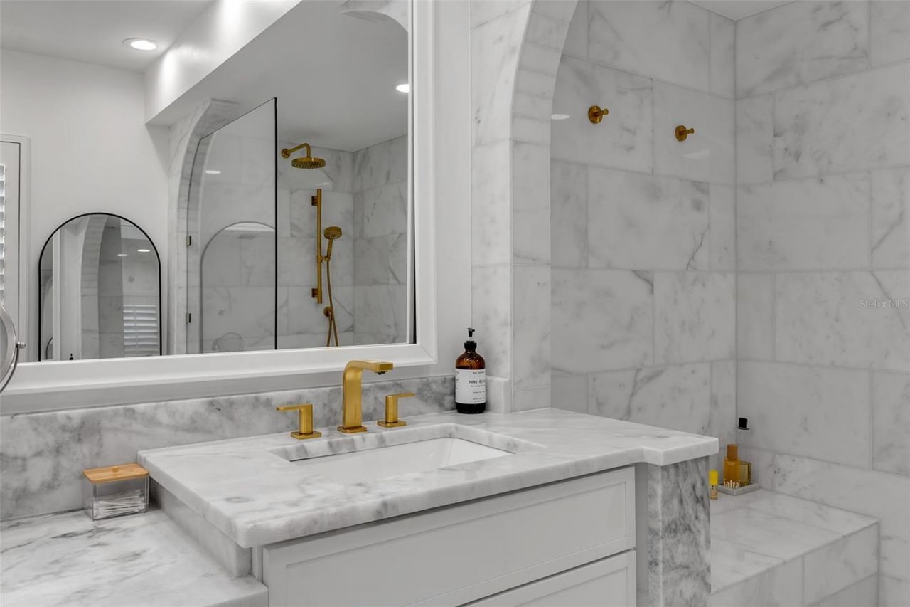 2341 Harbour Oaks Drive, Longboat Key, FL 34228 Photo