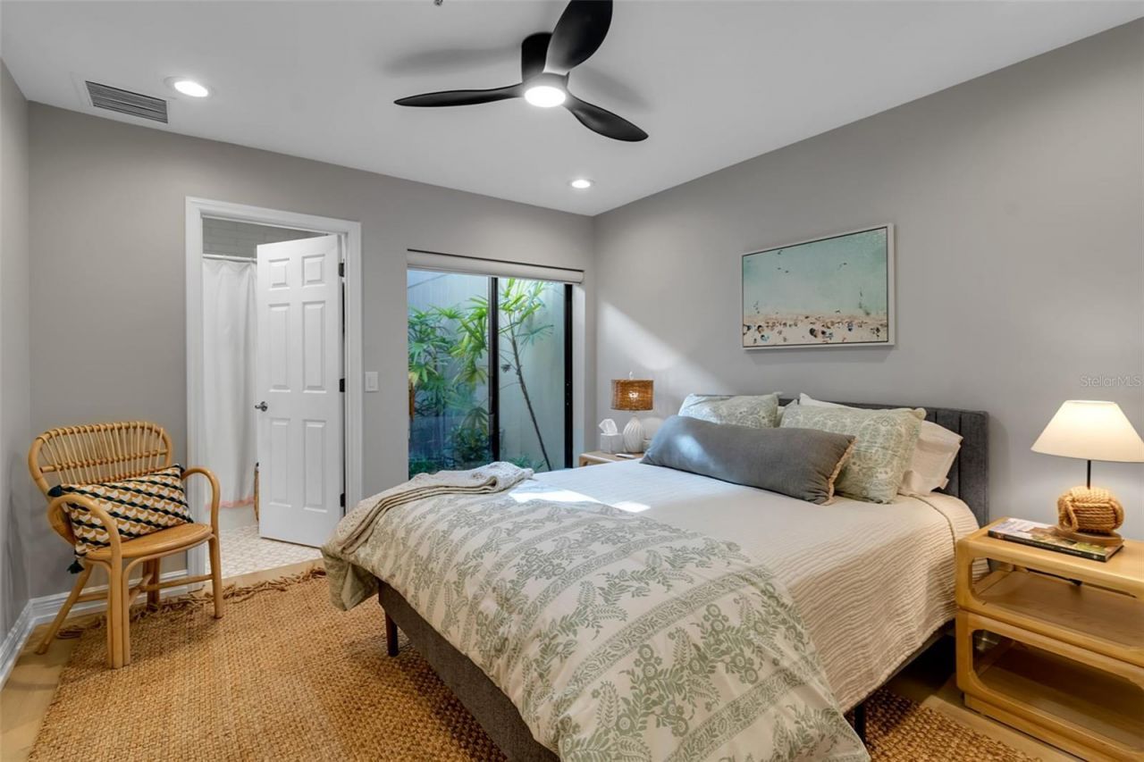 2341 Harbour Oaks Drive, Longboat Key, FL 34228 Photo