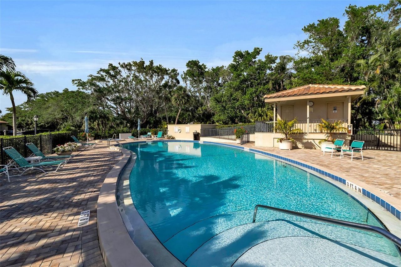 2341 Harbour Oaks Drive, Longboat Key, FL 34228 Photo