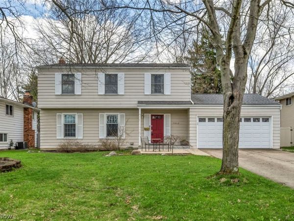 5862 Gareau Drive, North Olmsted, OH 44070