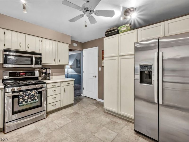 5862 Gareau Drive, North Olmsted, OH 44070 Photo 12