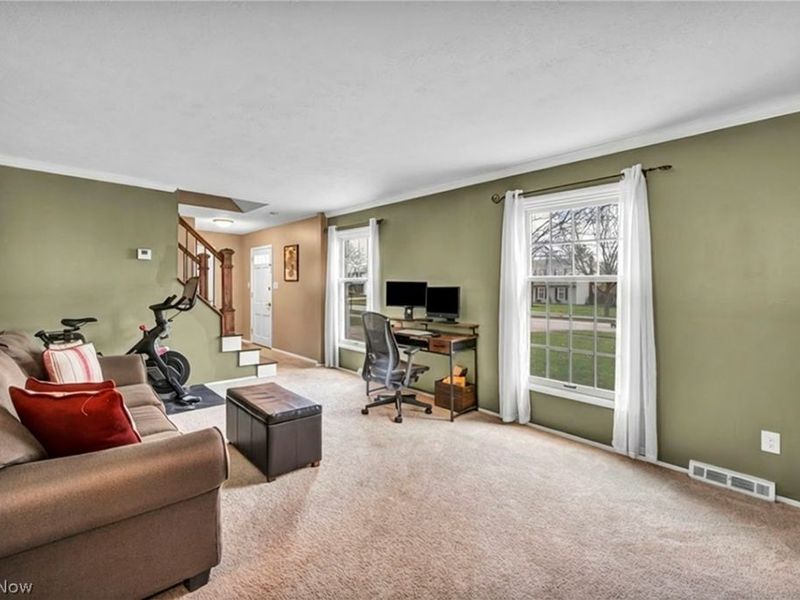 5862 Gareau Drive, North Olmsted, OH 44070 Photo 4