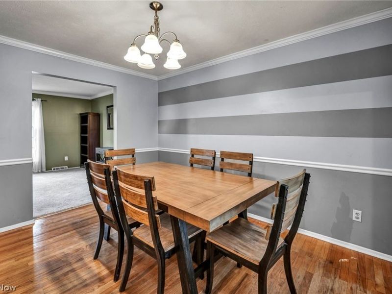 5862 Gareau Drive, North Olmsted, OH 44070 Photo 9