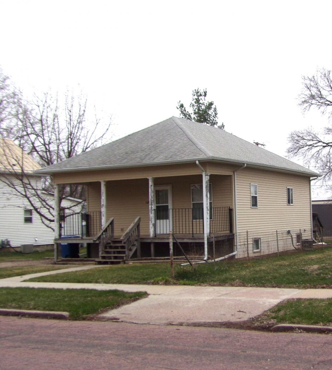 309 E 9th Ave Mitchell, SD 57301