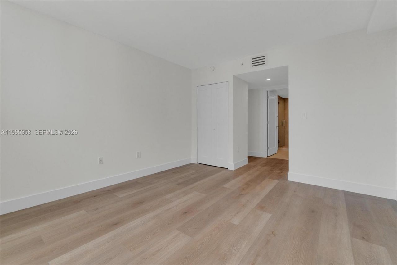 1155 Brickell Bay Dr, Unit 2308, Miami, FL 33131 Photo