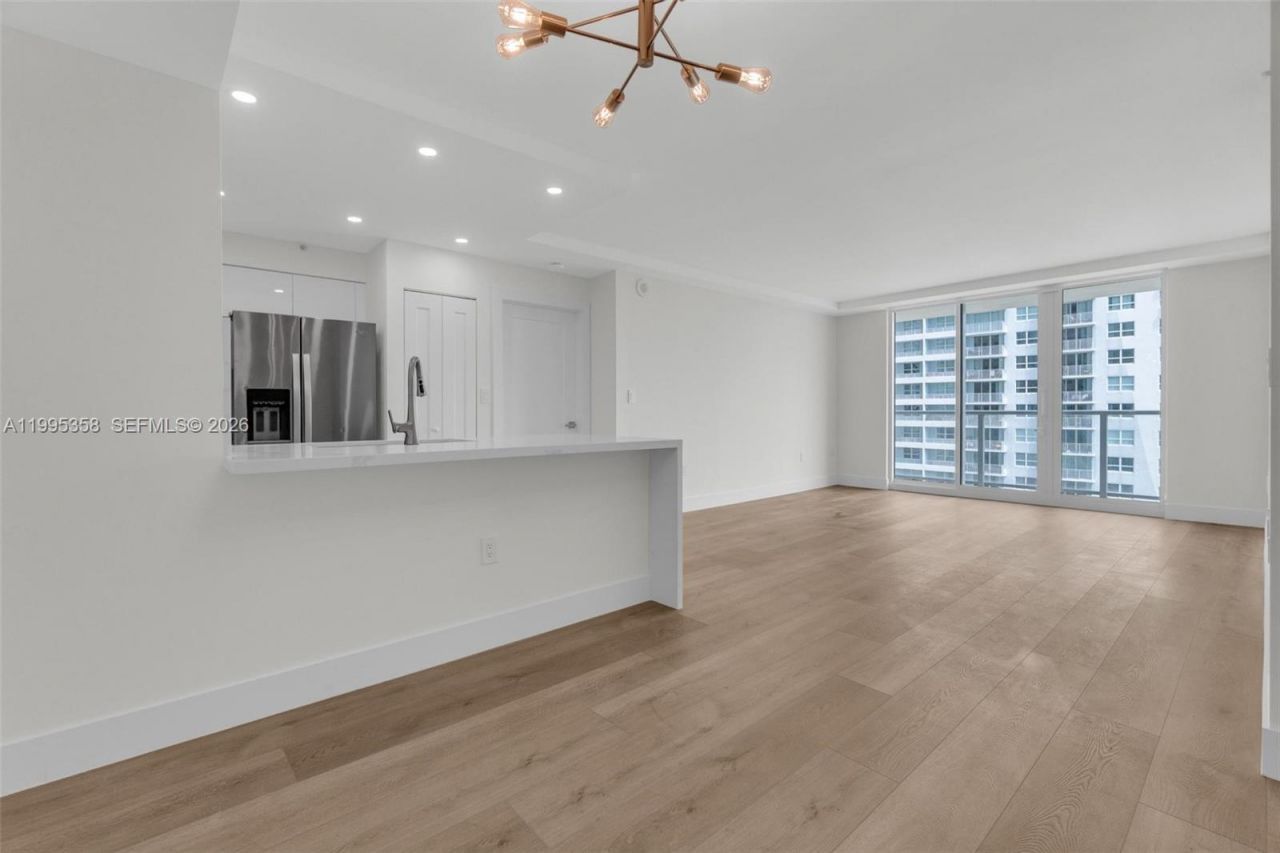 1155 Brickell Bay Dr, Unit 2308, Miami, FL 33131 Photo