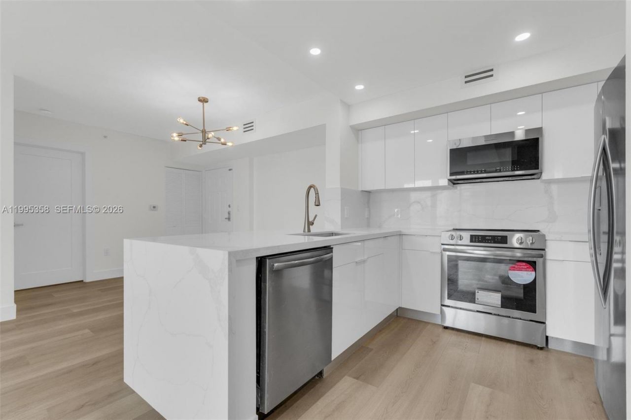 1155 Brickell Bay Dr, Unit 2308, Miami, FL 33131 Photo