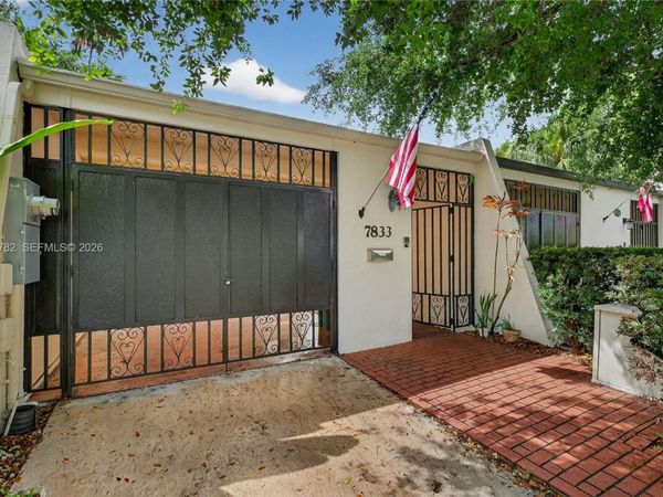 7833 SW 102nd Pl, Miami, FL 33173