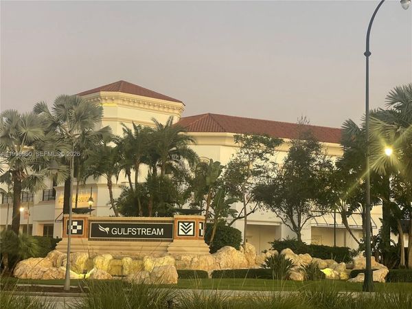 1817 S Ocean Dr, Unit 221, Hallandale Beach, FL 33009