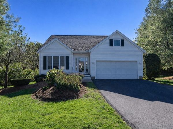 37 Augusta Way, Unit 37, Chelmsford, MA 01863