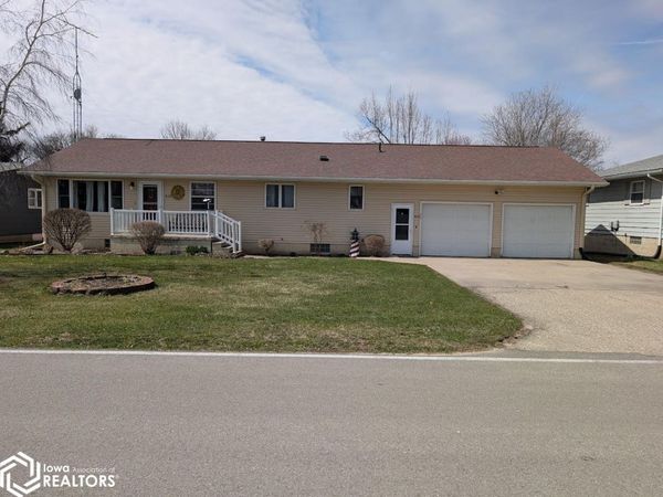 413 1st Street N, Rockwell, IA 50469