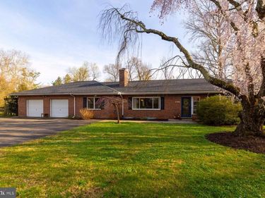 6254 W VALLEY GREEN ROAD, FLOURTOWN, PA 19031