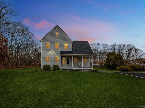 24 Buckskin Lane , Riverhead, NY 11901