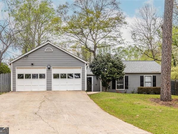 817 Riverstone Lane, Woodstock, GA 30188