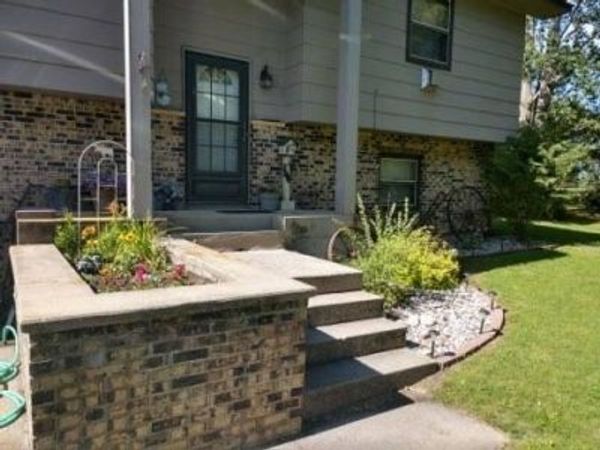 105 Valley View Road, Karlstad, MN 56732