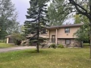 105 Valley View Road, Karlstad, MN 56732