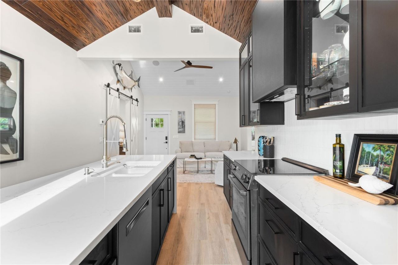 217 9th Street E, Bradenton, FL 34208 Photo