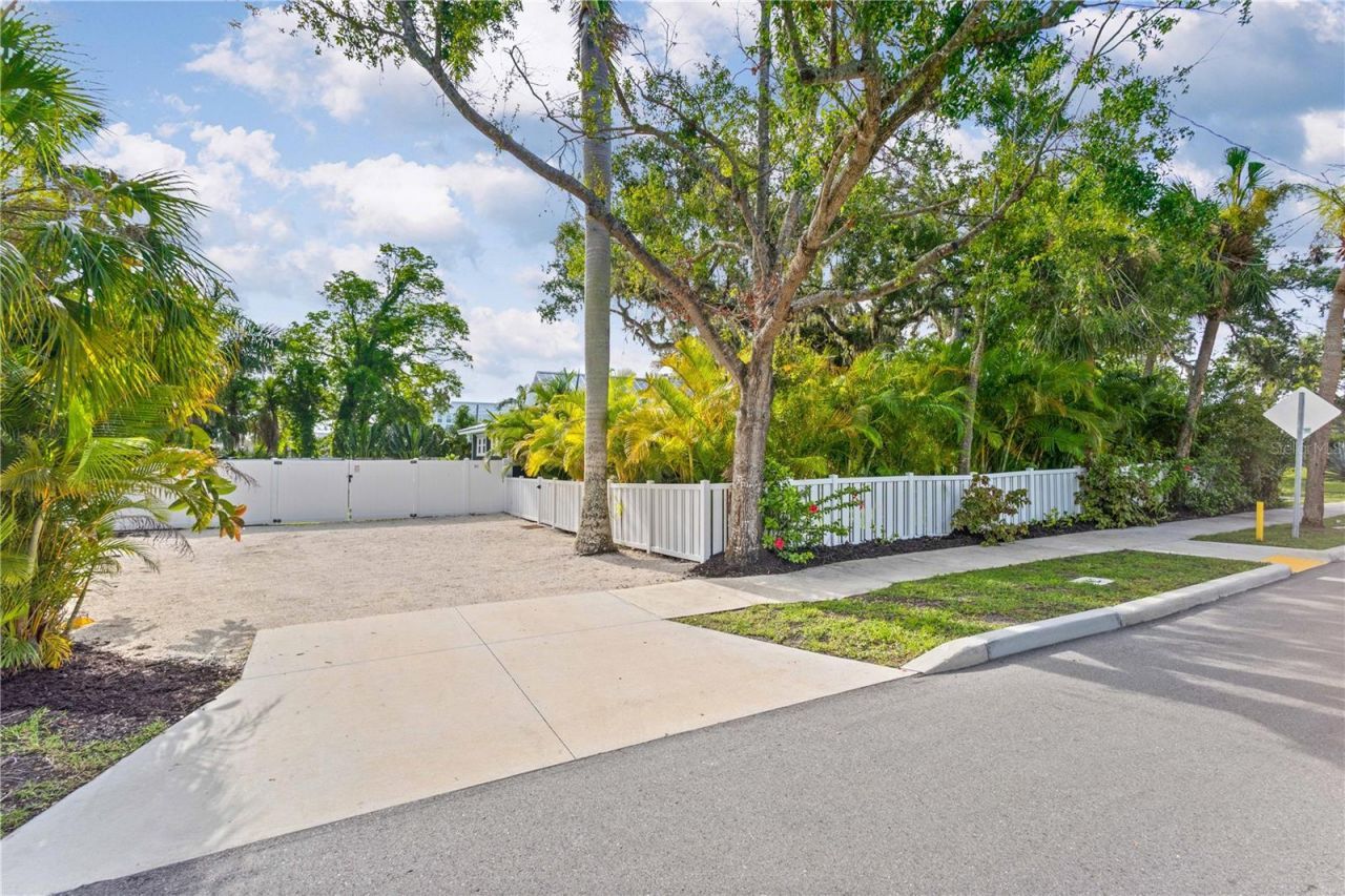 217 9th Street E, Bradenton, FL 34208 Photo