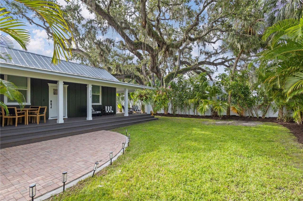 217 9th Street E, Bradenton, FL 34208 Photo