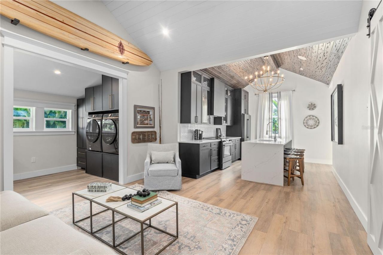 217 9th Street E, Bradenton, FL 34208 Photo