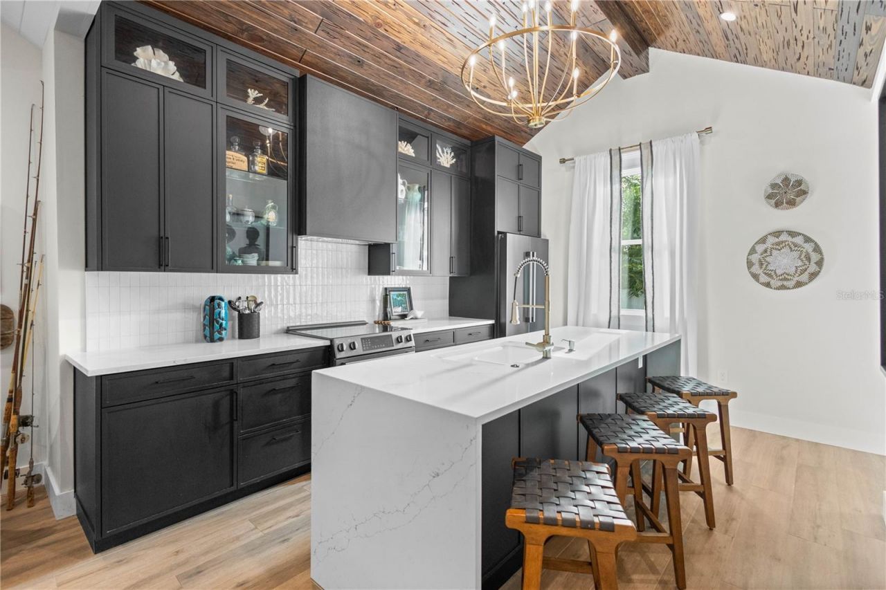 217 9th Street E, Bradenton, FL 34208 Photo