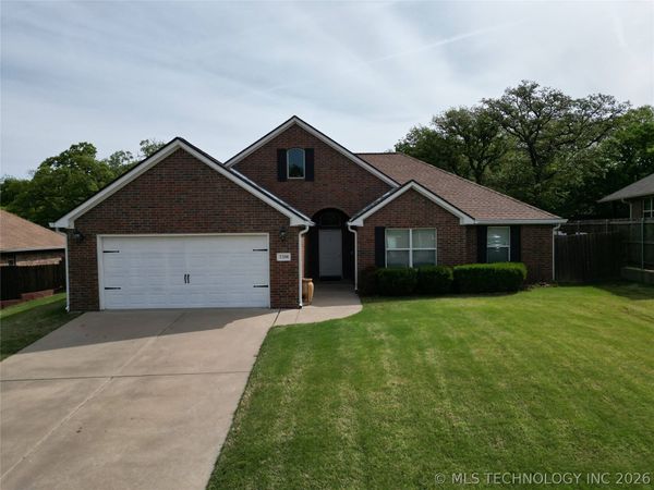 3208 Stone Creek Drive , Ardmore, OK 73401