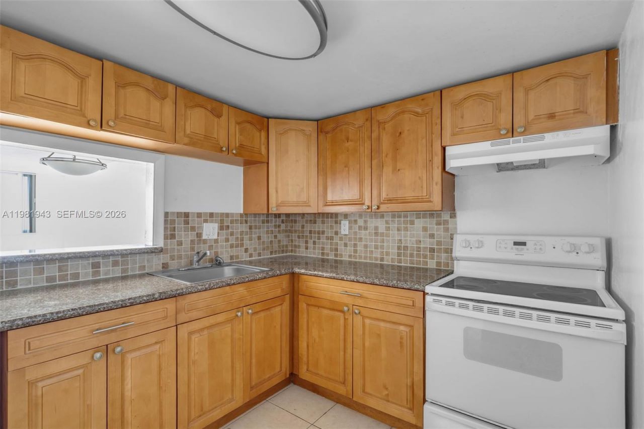 9001 SW 77th Ave , Unit C805, Miami, FL 33156 Photo